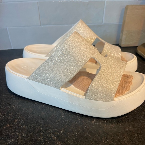 CROCS Women's Glitter Sandals 9 EUC - Picture 1 of 5